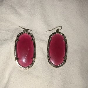 Beautiful berry colored Kendra Scott earrings!